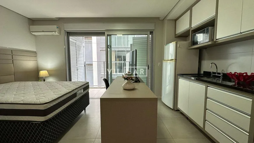 Foto 1 de Apartamento com 1 Quarto à venda, 34m² em Centro, Pelotas