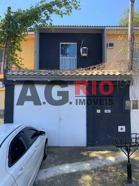 Foto 1 de Casa com 3 Quartos para alugar, 128m² em Curicica, Rio de Janeiro