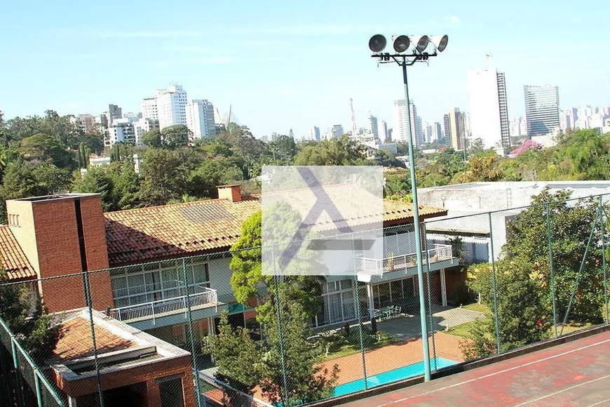 Foto 1 de Casa com 6 Quartos para venda ou aluguel, 1550m² em Morumbi, São Paulo