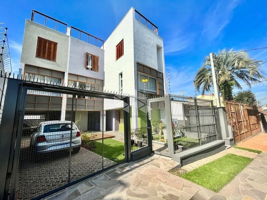 Foto 1 de Casa de Condomínio com 2 Quartos à venda, 139m² em Jardim Itú Sabará, Porto Alegre