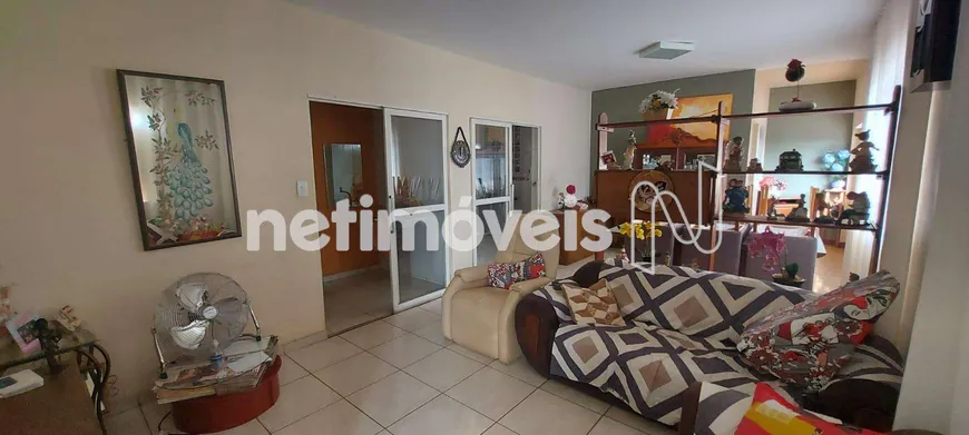 Foto 1 de Casa com 2 Quartos à venda, 227m² em Vista Alegre, Belo Horizonte