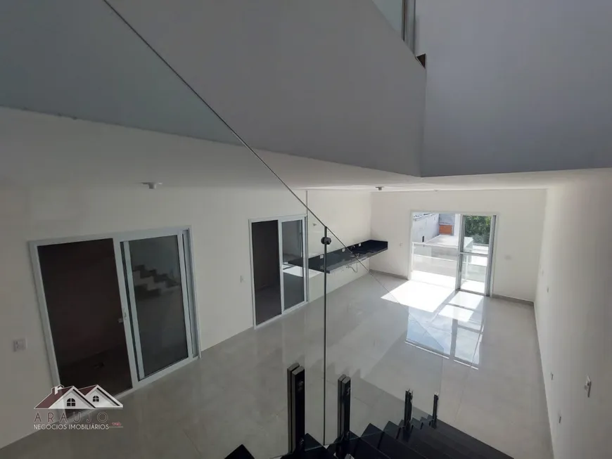 Foto 1 de Sobrado com 3 Quartos à venda, 135m² em Laranjeiras, Caieiras