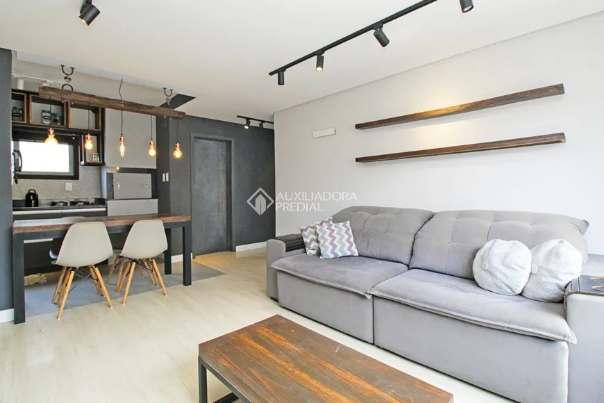 Foto 1 de Apartamento com 1 Quarto à venda, 53m² em Auxiliadora, Porto Alegre