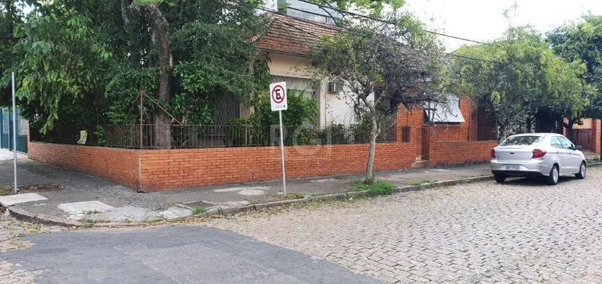 Foto 1 de Lote/Terreno à venda, 299m² em Passo da Areia, Porto Alegre