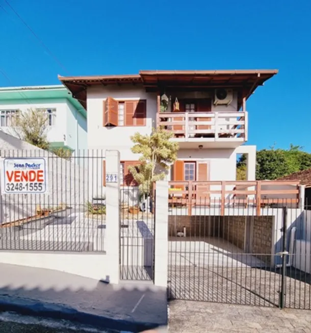 Foto 1 de Sobrado com 6 Quartos à venda, 250m² em Estreito, Florianópolis