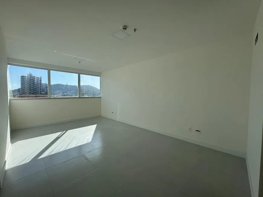 Foto 1 de Sala Comercial com 1 Quarto à venda, 30m² em Praia da Costa, Vila Velha