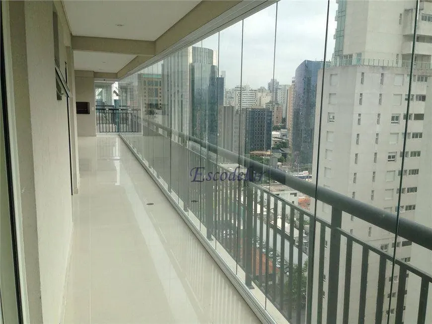 Foto 1 de Apartamento com 3 Quartos à venda, 170m² em Itaim Bibi, São Paulo