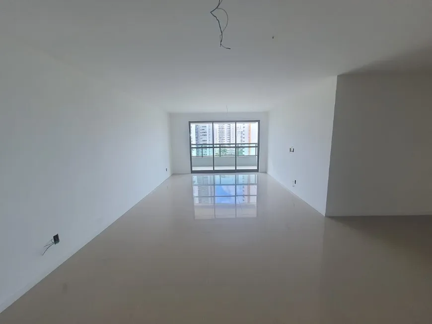 Foto 1 de Apartamento com 4 Quartos à venda, 165m² em Monteiro, Recife