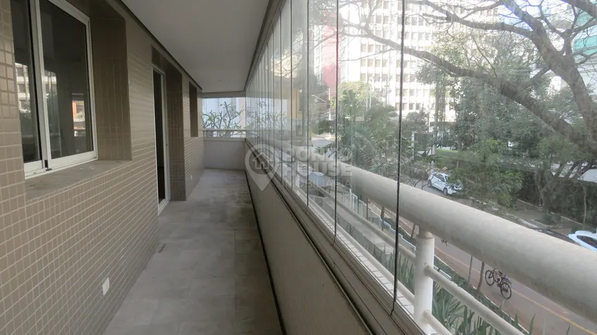 Foto 1 de Apartamento com 3 Quartos para venda ou aluguel, 220m² em Paraíso, São Paulo