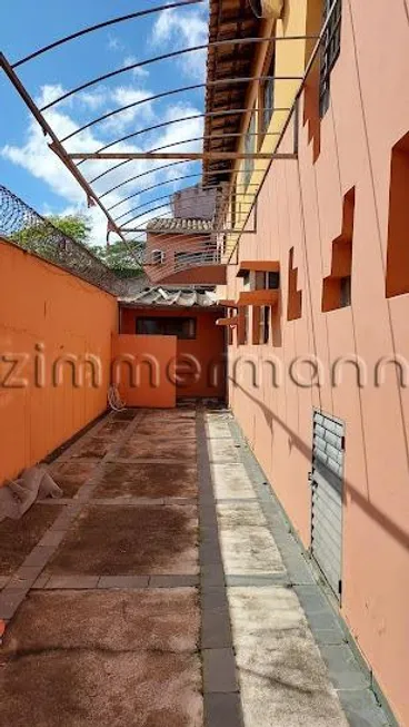 Foto 1 de Casa com 4 Quartos à venda, 244m² em Alto de Pinheiros, São Paulo
