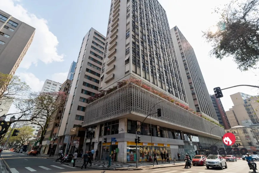 Foto 1 de Apartamento com 4 Quartos à venda, 162m² em Centro, Curitiba
