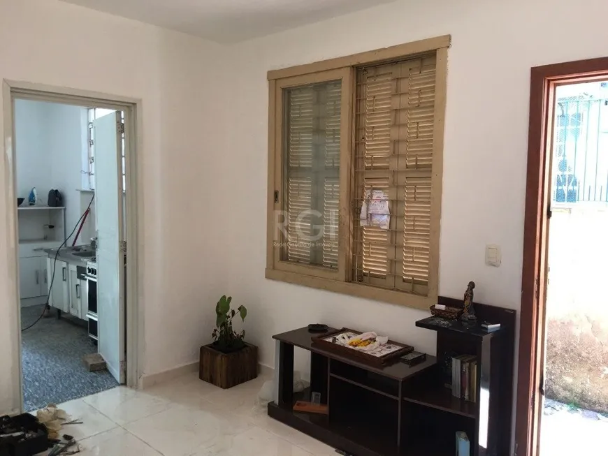 Foto 1 de Casa com 1 Quarto à venda, 71m² em Floresta, Porto Alegre