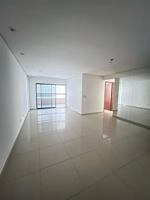 Foto 1 de Apartamento com 4 Quartos à venda, 146m² em Ponta Verde, Maceió