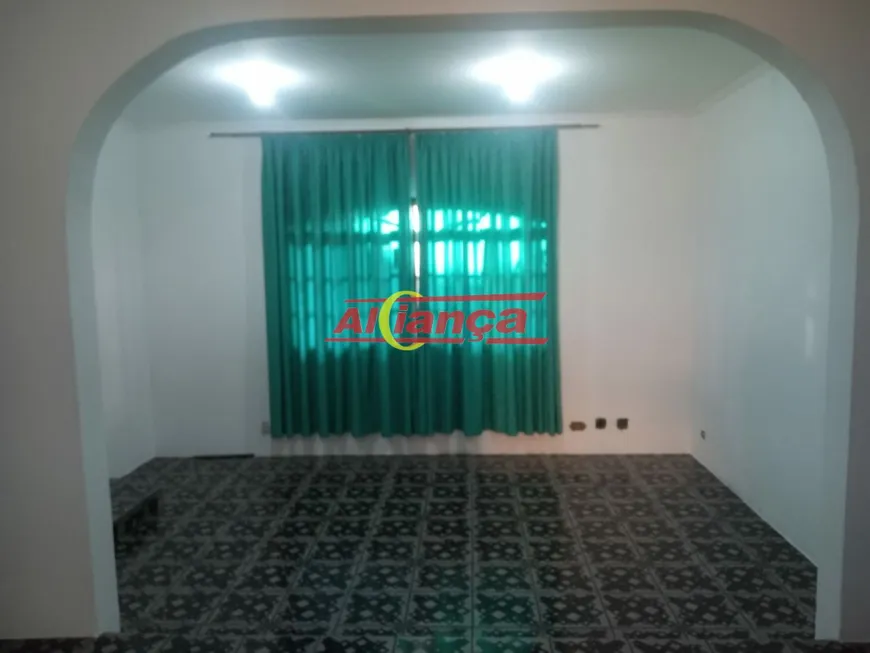 Foto 1 de Sobrado com 3 Quartos para alugar, 280m² em Jardim Santa Mena, Guarulhos