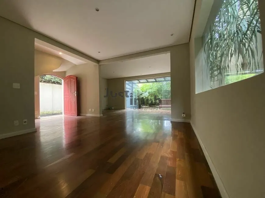 Foto 1 de Casa com 4 Quartos para alugar, 245m² em Jardim Paulistano, São Paulo