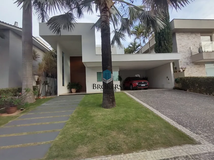 Foto 1 de Sobrado com 4 Quartos à venda, 269m² em Jardins Madri, Goiânia