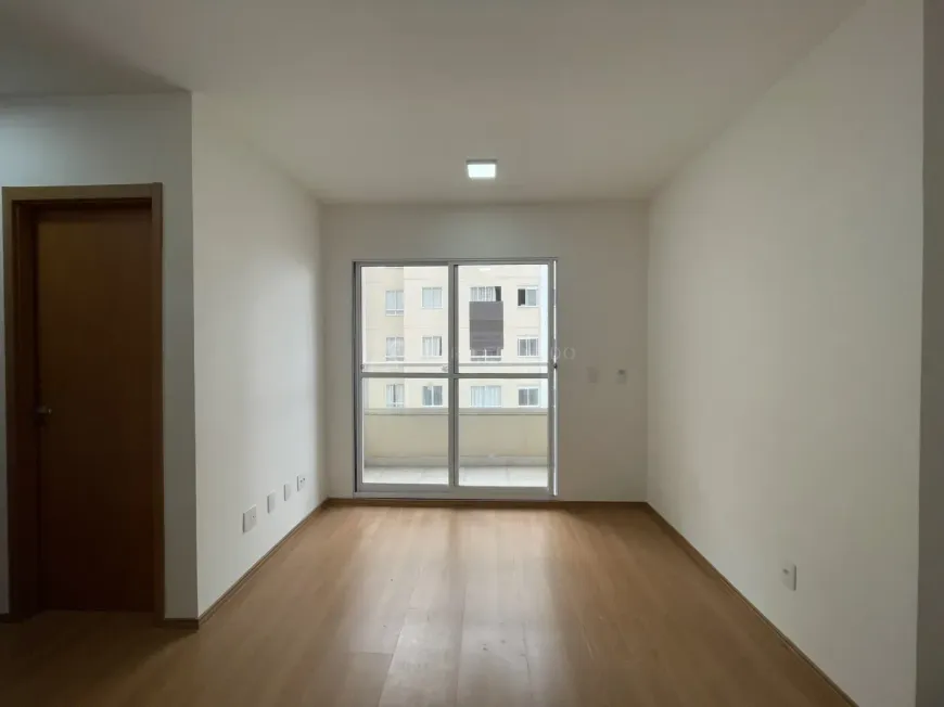 Foto 1 de Apartamento com 2 Quartos para alugar, 45m² em Jardim América, Maringá