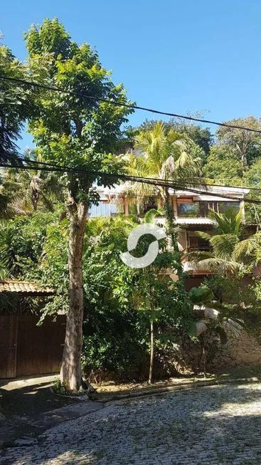 Foto 1 de Casa de Condomínio com 5 Quartos à venda, 520m² em Baldeador, Niterói