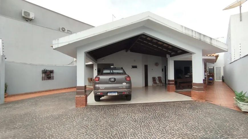 Foto 1 de Casa com 3 Quartos à venda, 216m² em Parque dos Buritis, Rio Verde