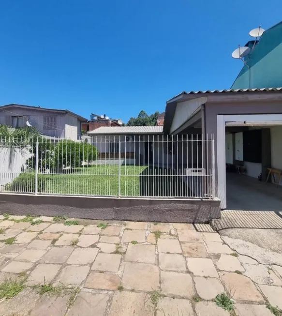 Foto 1 de Casa com 2 Quartos à venda, 100m² em Cruzeiro, Caxias do Sul