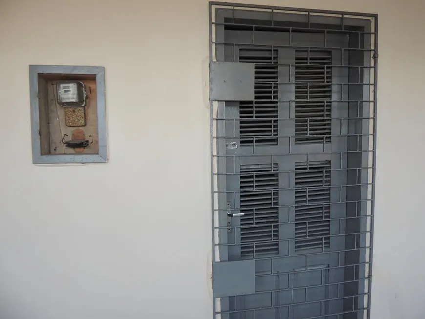 Foto 1 de Kitnet com 2 Quartos para alugar, 31m² em Carlito Pamplona, Fortaleza