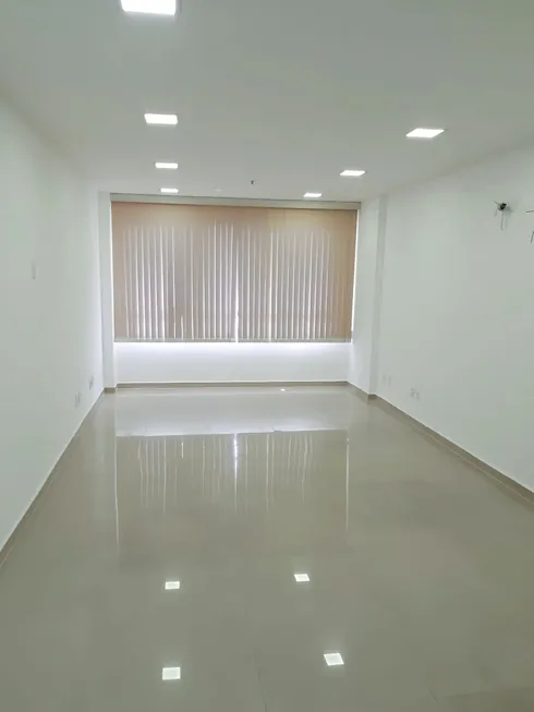 Foto 1 de Apartamento com 1 Quarto para alugar, 29m² em Del Castilho, Rio de Janeiro