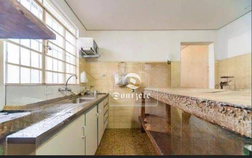 Foto 1 de Casa com 2 Quartos à venda, 78m² em Vila Scarpelli, Santo André