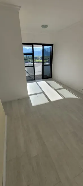 Foto 1 de Apartamento com 3 Quartos à venda, 61m² em Recreio Dos Bandeirantes, Rio de Janeiro