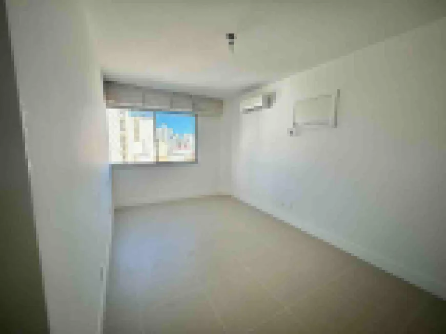 Foto 1 de Apartamento com 4 Quartos à venda, 185m² em Pituba, Salvador