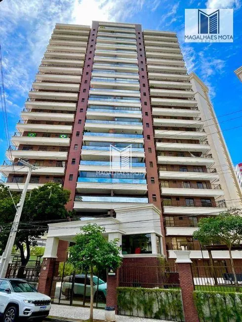 Foto 1 de Apartamento com 3 Quartos à venda, 164m² em Meireles, Fortaleza