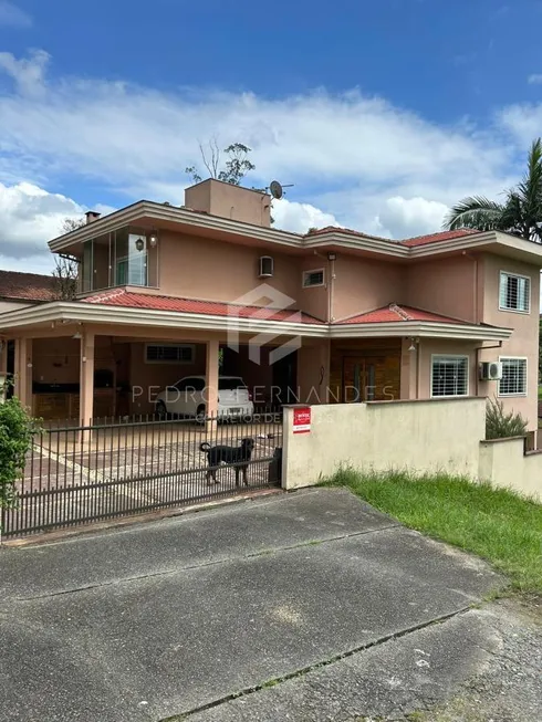 Foto 1 de Casa com 4 Quartos à venda, 285m² em Anita Garibaldi, Joinville