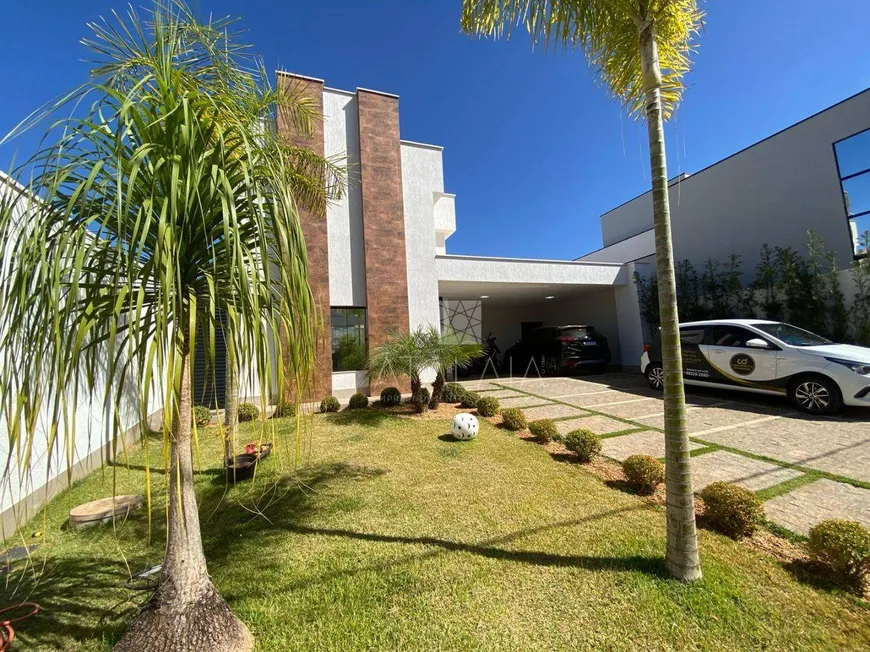 Foto 1 de Casa com 4 Quartos à venda, 320m² em Setor Habitacional Vicente Pires, Brasília