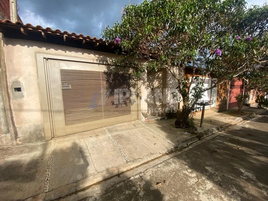 Foto 1 de Casa com 3 Quartos à venda, 70m² em Jardim Araucária, São Carlos