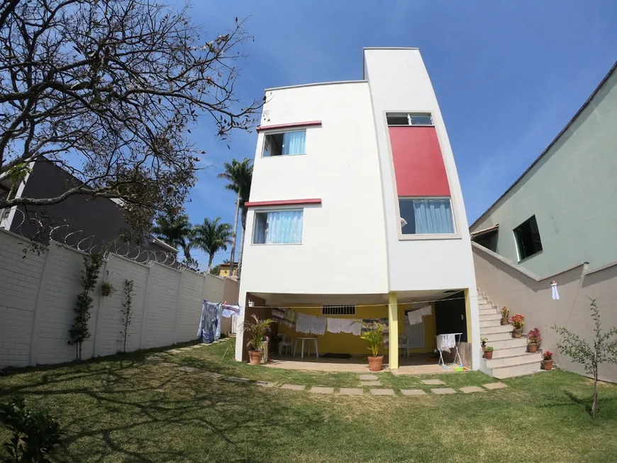 Foto 1 de Casa com 3 Quartos à venda, 250m² em Solar da Serra Colonia do Marcal, São João Del Rei