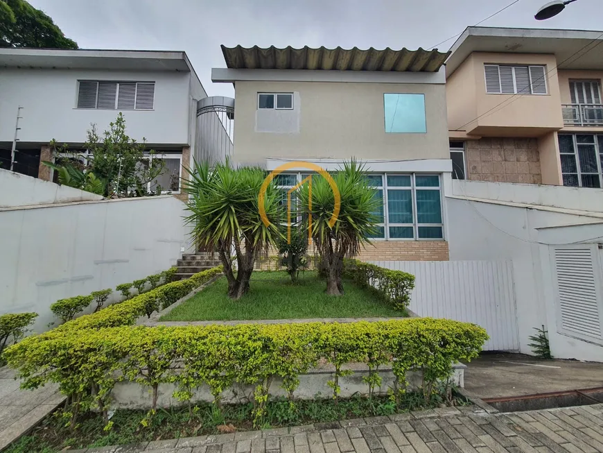 Foto 1 de Casa com 3 Quartos para venda ou aluguel, 204m² em Bosque da Saúde, São Paulo