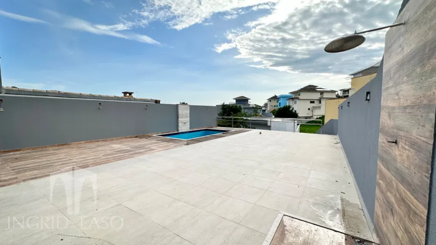 Foto 1 de Casa de Condomínio com 5 Quartos à venda, 370m² em Lagoa, Macaé