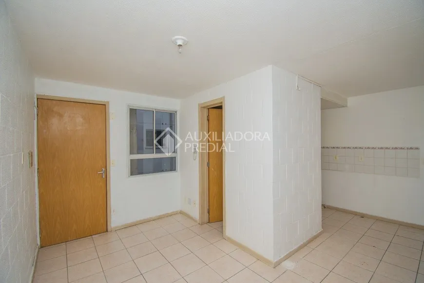 Foto 1 de Apartamento com 2 Quartos para alugar, 37m² em Rubem Berta, Porto Alegre