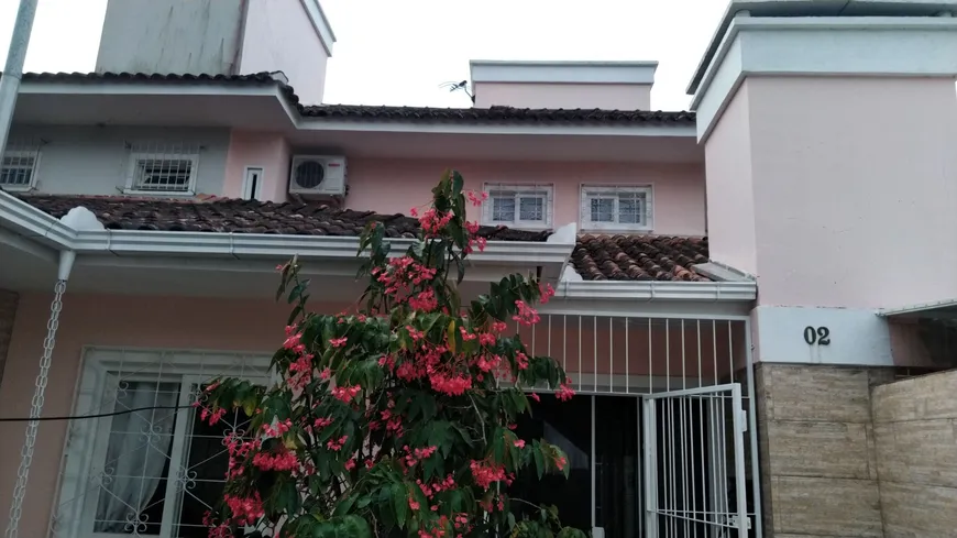 Foto 1 de Sobrado com 3 Quartos à venda, 70m² em Forquilhas, São José