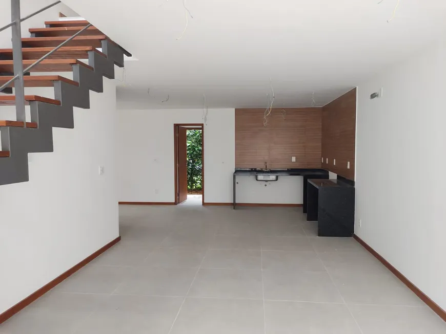 Foto 1 de Casa de Condomínio com 3 Quartos à venda, 120m² em Carangola, Petrópolis