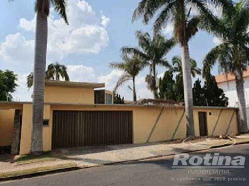 Foto 1 de Casa com 4 Quartos para alugar, 699m² em Morada da Colina, Uberlândia