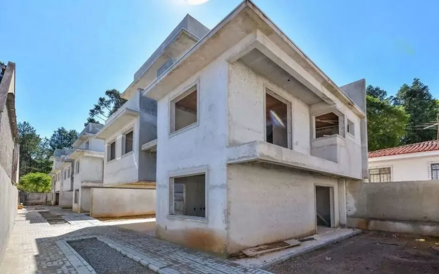 Foto 1 de Sobrado com 4 Quartos à venda, 209m² em Bacacheri, Curitiba