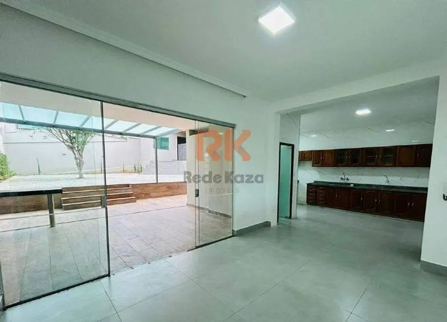 Foto 1 de Casa com 5 Quartos à venda, 365m² em Castelo, Belo Horizonte