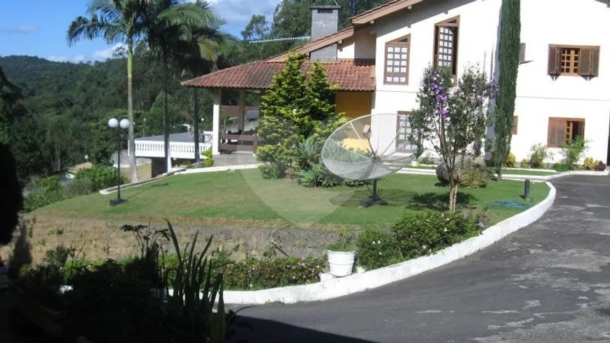 Foto 1 de Sobrado com 4 Quartos à venda, 850m² em Serra da Cantareira, Mairiporã