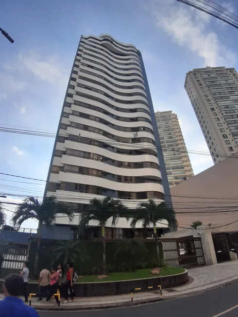 Foto 1 de Apartamento com 4 Quartos à venda, 329m² em Candeal, Salvador