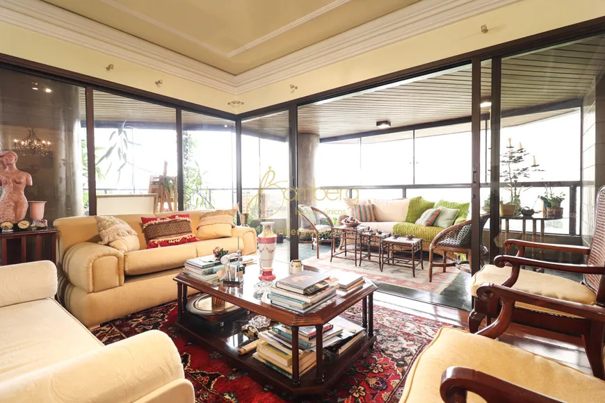 Foto 1 de Apartamento com 3 Quartos à venda, 300m² em Panamby, São Paulo