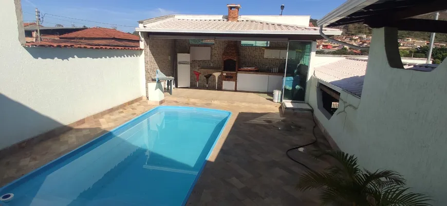 Foto 1 de Casa com 4 Quartos à venda, 288m² em Frimisa, Santa Luzia