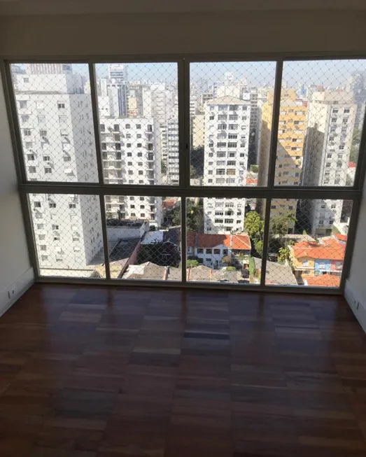 Foto 1 de Apartamento com 3 Quartos para alugar, 130m² em Cerqueira César, São Paulo