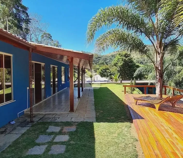 Foto 1 de Casa com 3 Quartos à venda, 230m² em Pedro do Rio, Petrópolis