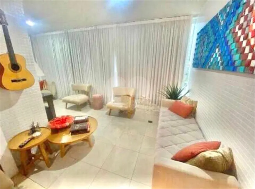 Foto 1 de Apartamento com 3 Quartos à venda, 105m² em Enseada do Suá, Vitória