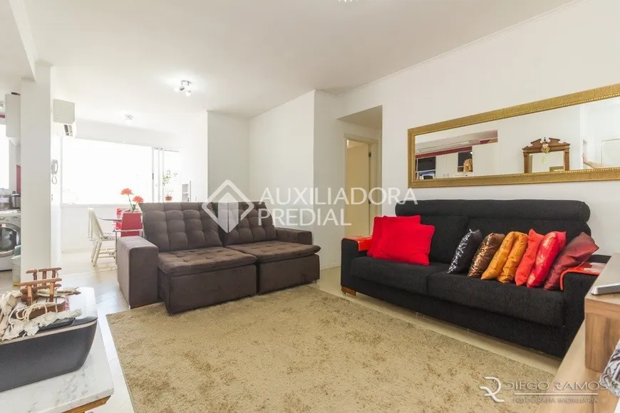 Foto 1 de Apartamento com 2 Quartos à venda, 68m² em Floresta, Porto Alegre
